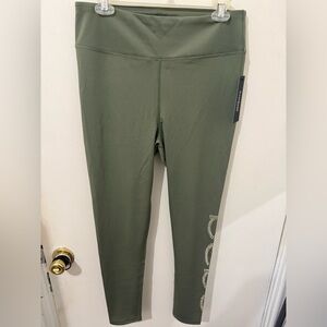 NEW Bebe vintage olive leggings size XL brand NEW with tag material
